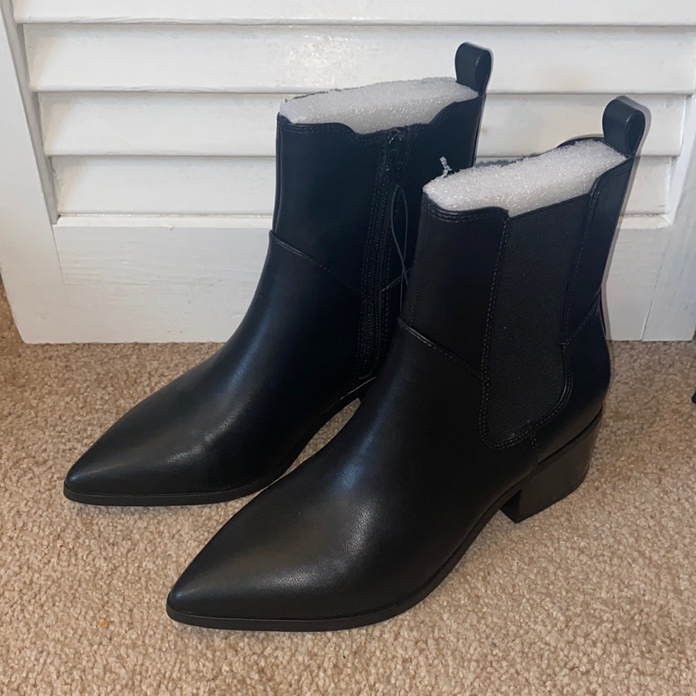 NWT Express Black Chelsea Boots (6)